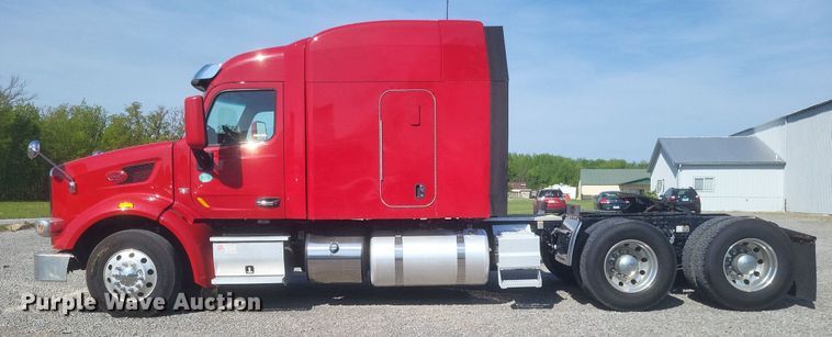 image for item EJ7949 2019 Peterbilt  567 semi truck