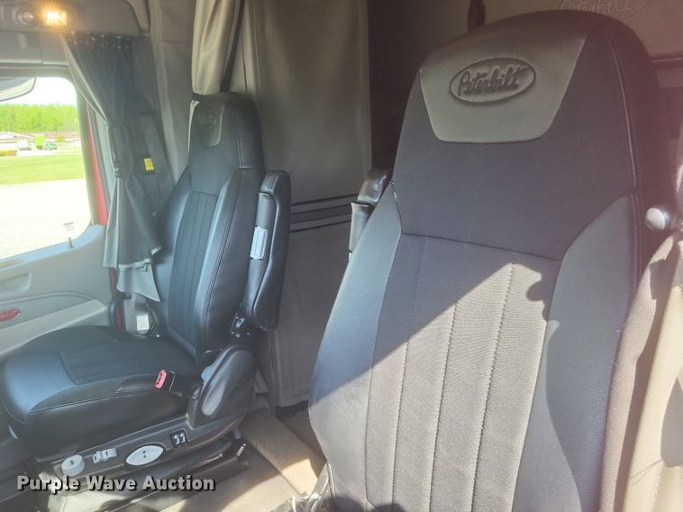 image for item EJ7949 2019 Peterbilt  567 semi truck