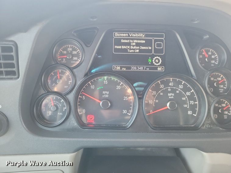 image for item EJ7949 2019 Peterbilt  567 semi truck