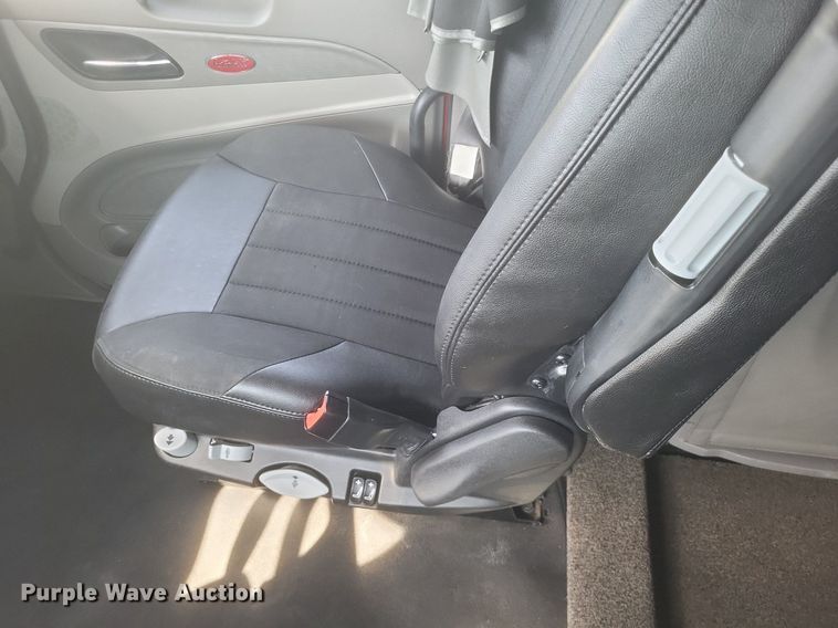 image for item EJ7949 2019 Peterbilt  567 semi truck