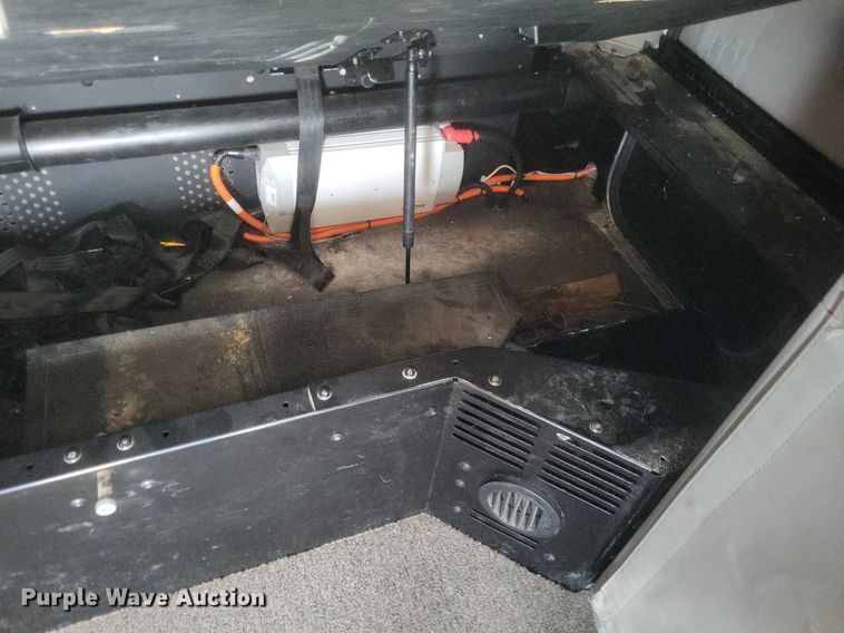 image for item EJ7949 2019 Peterbilt  567 semi truck