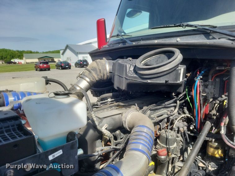 image for item EJ7949 2019 Peterbilt  567 semi truck