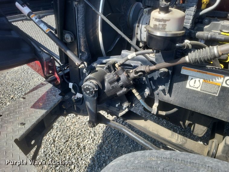 image for item EJ7949 2019 Peterbilt  567 semi truck