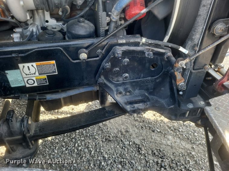 image for item EJ7949 2019 Peterbilt  567 semi truck