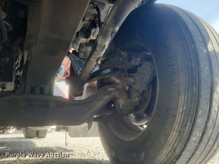 image for item EJ7949 2019 Peterbilt  567 semi truck