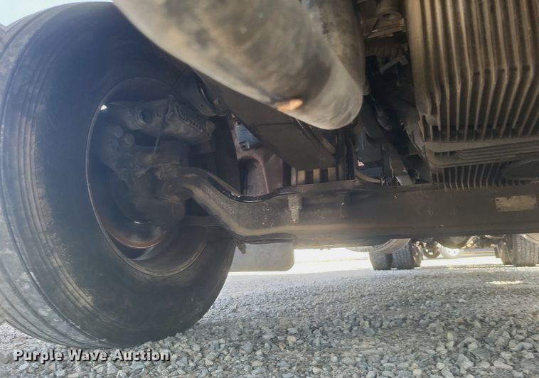 image for item EJ7949 2019 Peterbilt  567 semi truck