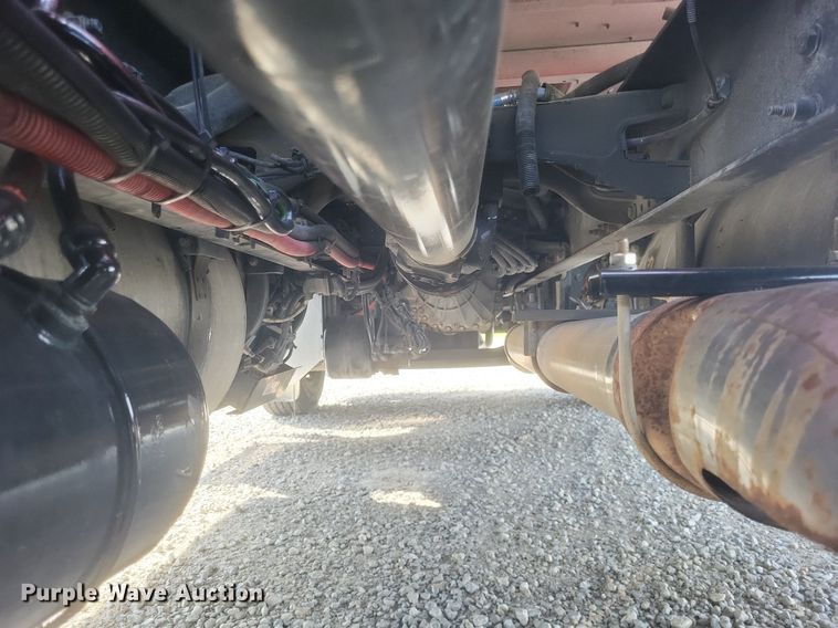 image for item EJ7949 2019 Peterbilt  567 semi truck