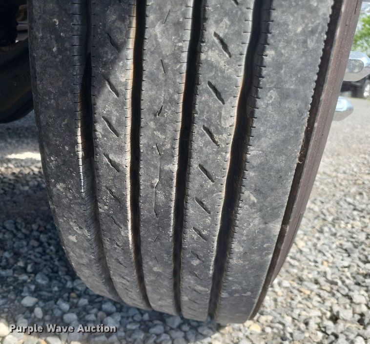 image for item EJ7949 2019 Peterbilt  567 semi truck