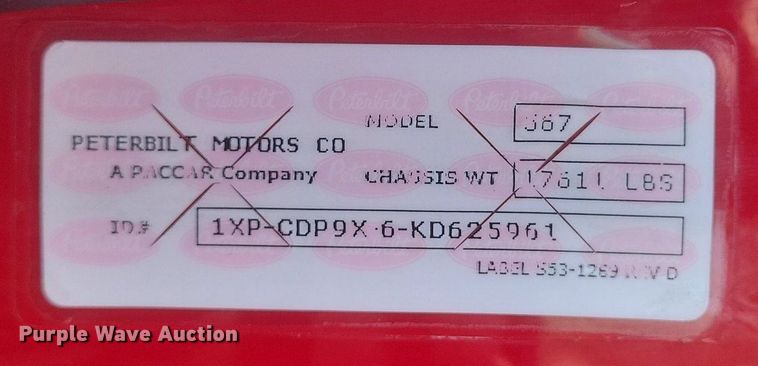 image for item EJ7949 2019 Peterbilt  567 semi truck