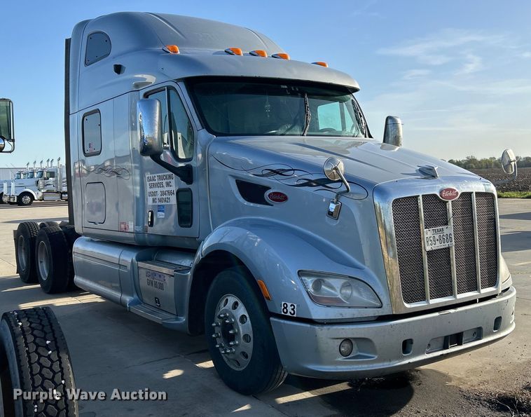 image for item EK4459 2016 Peterbilt 587 semi truck