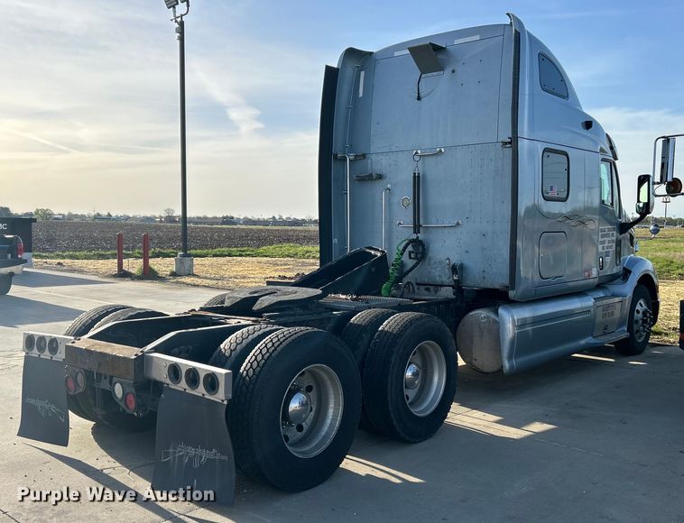 image for item EK4459 2016 Peterbilt 587 semi truck