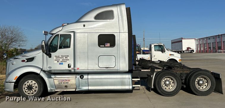 image for item EK4459 2016 Peterbilt 587 semi truck