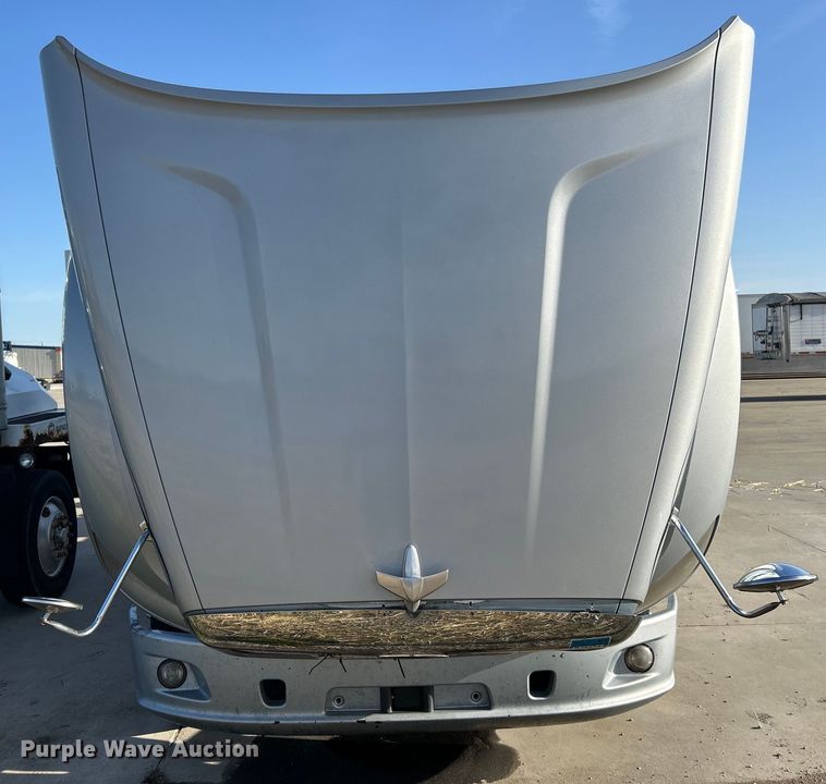 image for item EK4459 2016 Peterbilt 587 semi truck