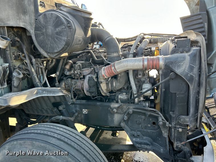 image for item EK4459 2016 Peterbilt 587 semi truck