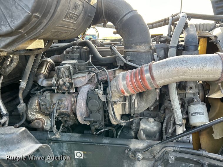 image for item EK4459 2016 Peterbilt 587 semi truck