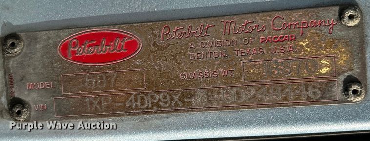 image for item EK4459 2016 Peterbilt 587 semi truck