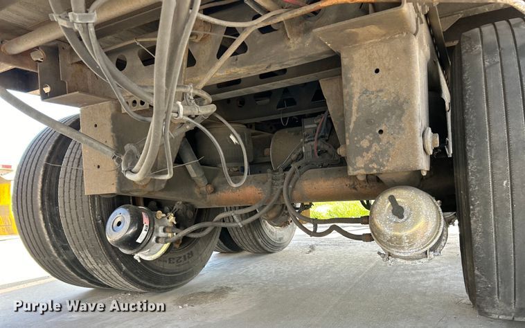 image for item EK4460 2001 Wabash dry van trailer