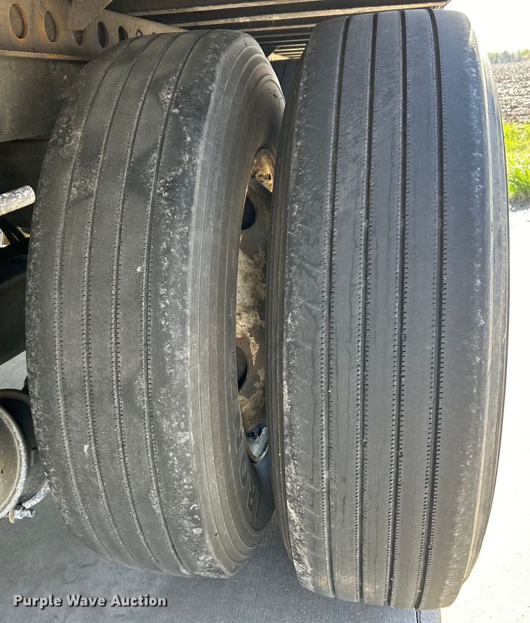 image for item EK4460 2001 Wabash dry van trailer