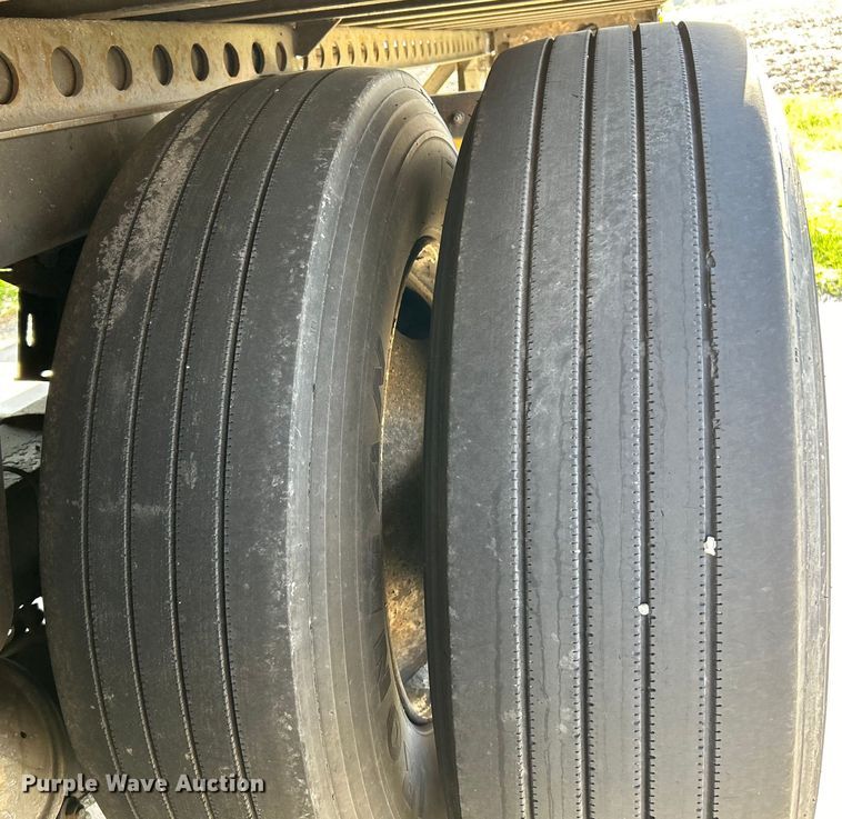 image for item EK4460 2001 Wabash dry van trailer