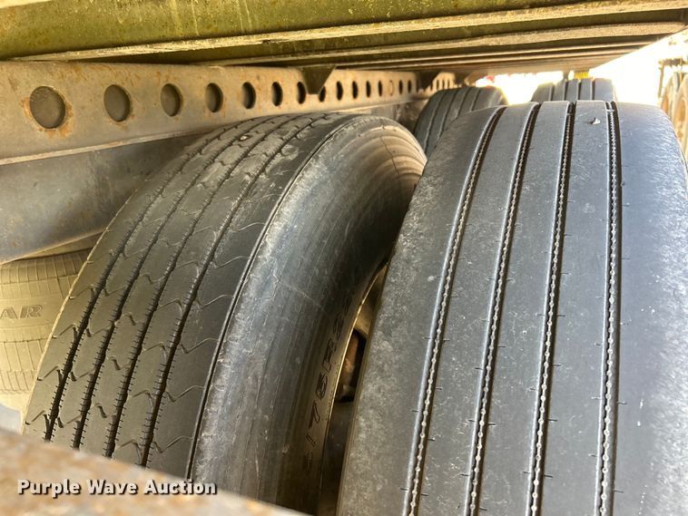 image for item EK4460 2001 Wabash dry van trailer