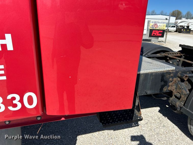 image for item EK4502 2012 Volvo VNL semi truck