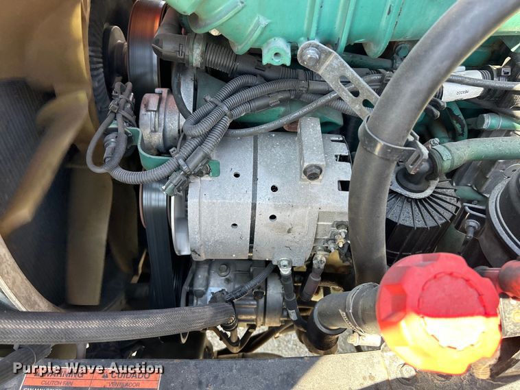 image for item EK4502 2012 Volvo VNL semi truck