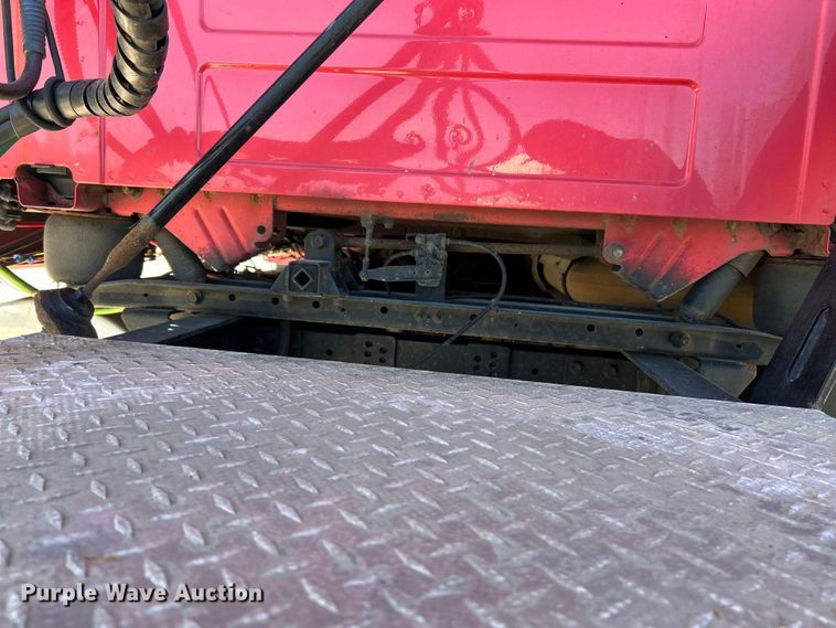 image for item EK4502 2012 Volvo VNL semi truck