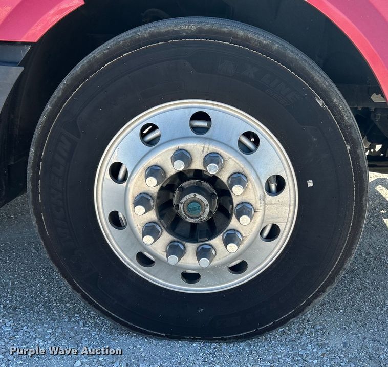 image for item EK4502 2012 Volvo VNL semi truck