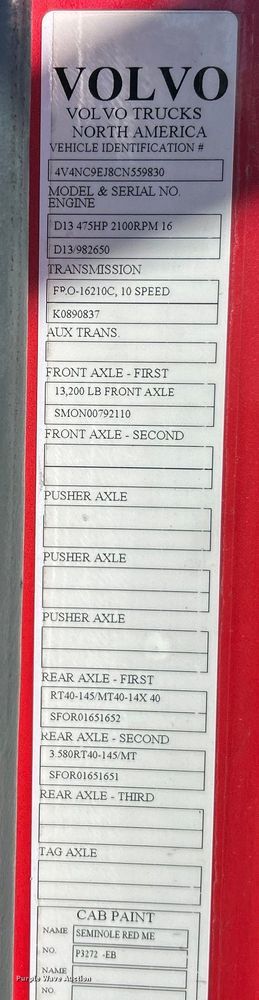 image for item EK4502 2012 Volvo VNL semi truck