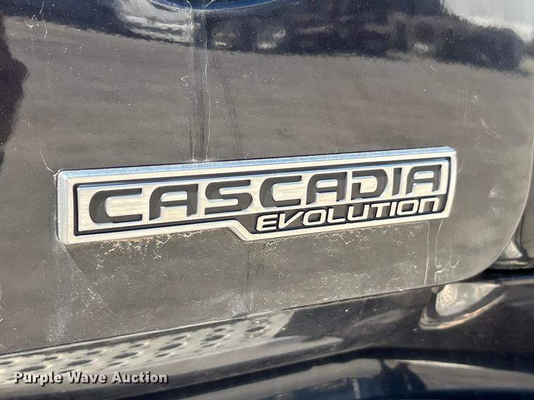 image for item LD9406 2019 Freightliner  Cascadia 125 semi truck