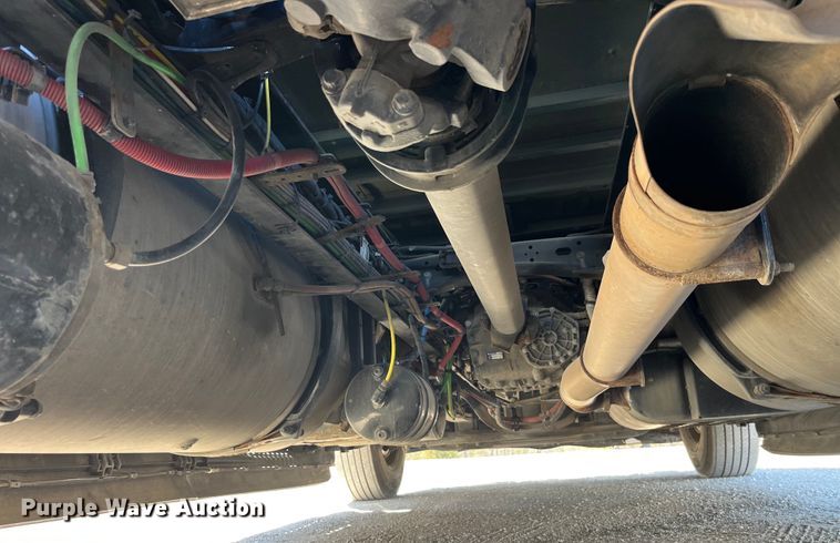 image for item LD9406 2019 Freightliner  Cascadia 125 semi truck