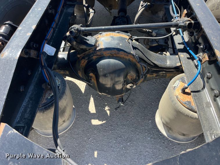 image for item LD9406 2019 Freightliner  Cascadia 125 semi truck