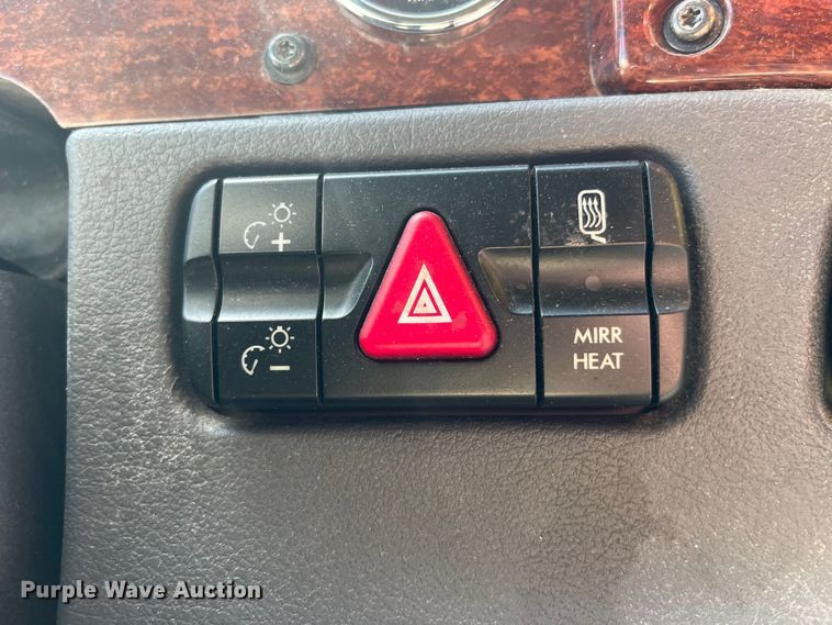 image for item LD9406 2019 Freightliner  Cascadia 125 semi truck