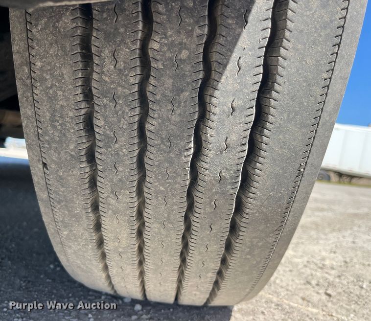 image for item LD9406 2019 Freightliner  Cascadia 125 semi truck