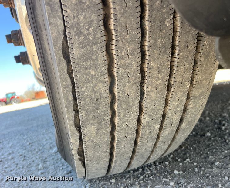 image for item LD9406 2019 Freightliner  Cascadia 125 semi truck