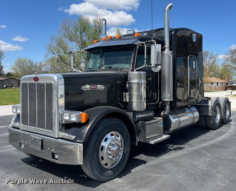 image for item LD9418 2005 Peterbilt 379 semi truck