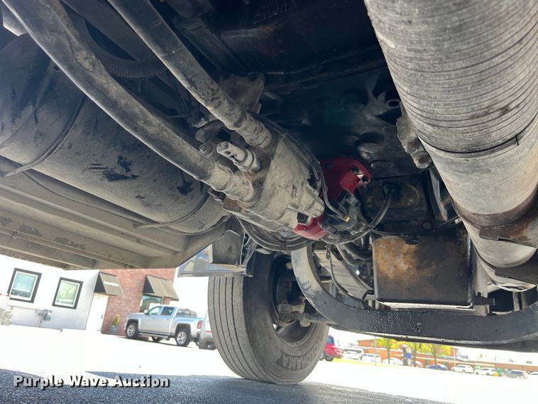 image for item LD9418 2005 Peterbilt 379 semi truck