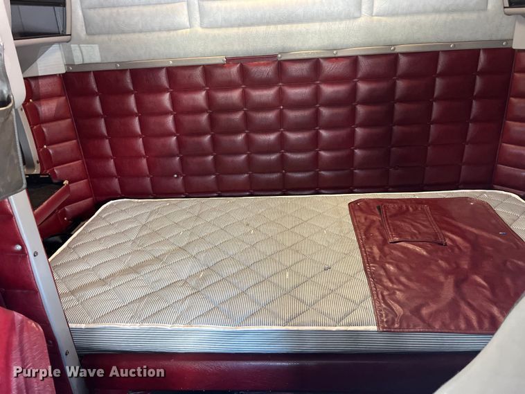 image for item LD9418 2005 Peterbilt 379 semi truck