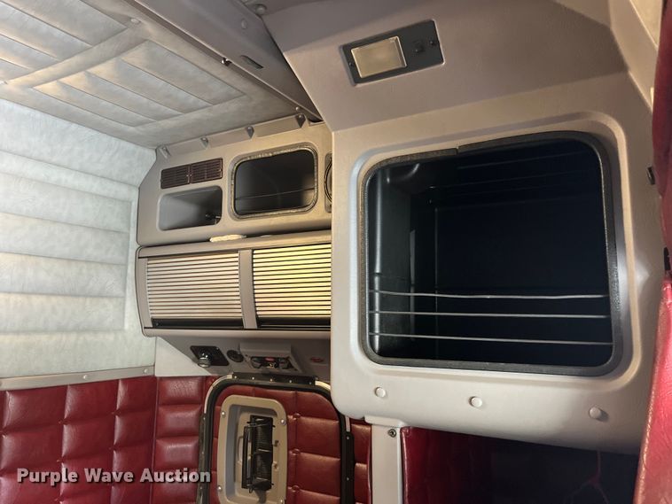 image for item LD9418 2005 Peterbilt 379 semi truck