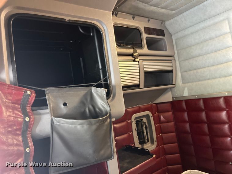 image for item LD9418 2005 Peterbilt 379 semi truck