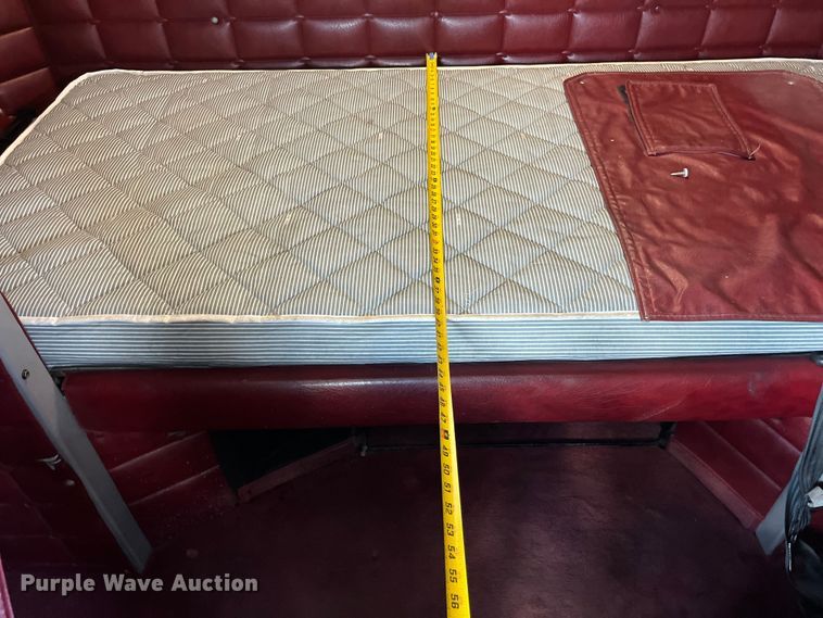 image for item LD9418 2005 Peterbilt 379 semi truck