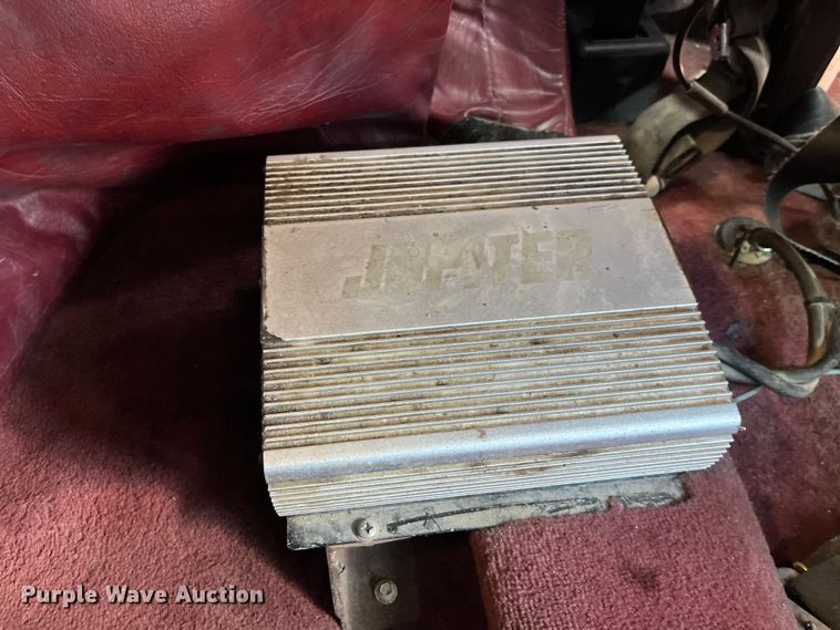 image for item LD9418 2005 Peterbilt 379 semi truck