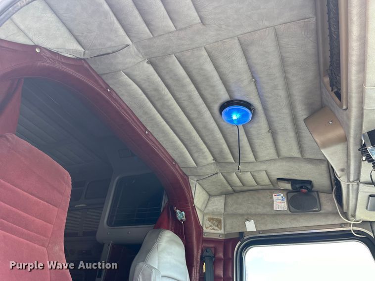 image for item LD9418 2005 Peterbilt 379 semi truck