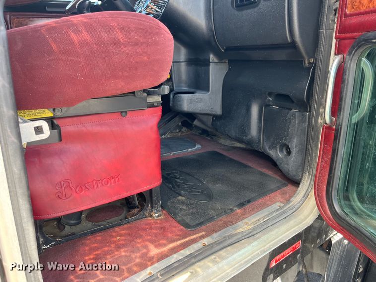 image for item LD9418 2005 Peterbilt 379 semi truck