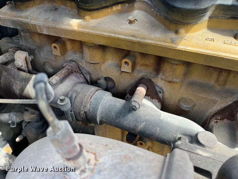 image for item LD9418 2005 Peterbilt 379 semi truck