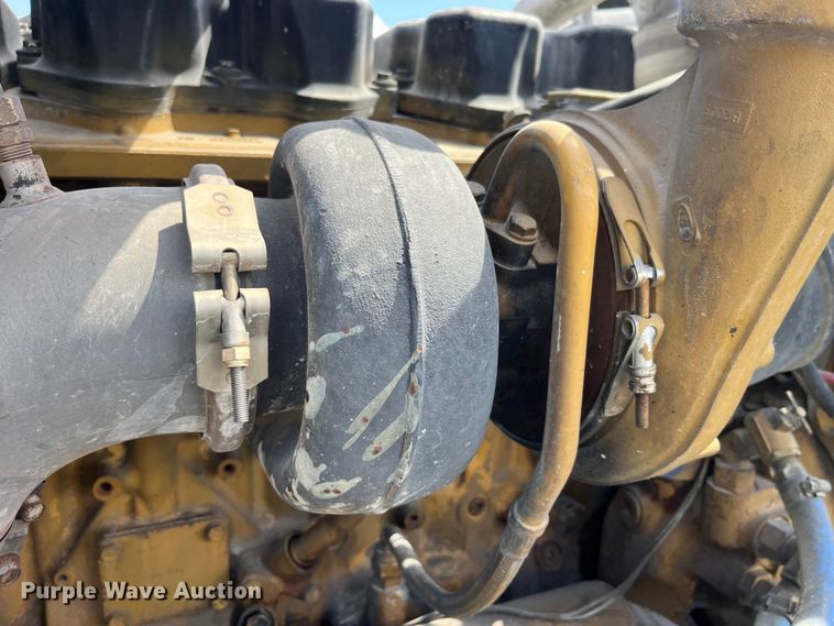 image for item LD9418 2005 Peterbilt 379 semi truck