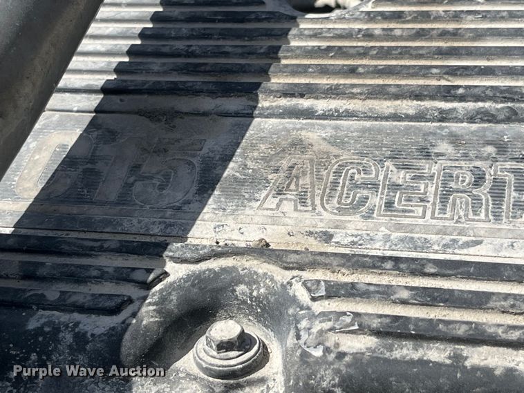 image for item LD9418 2005 Peterbilt 379 semi truck