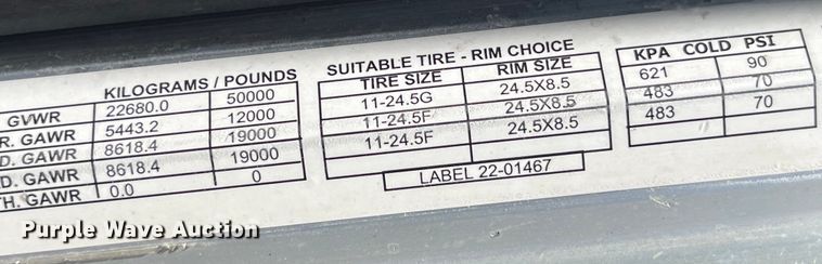 image for item LD9418 2005 Peterbilt 379 semi truck