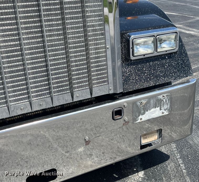 image for item LD9419 2007 Kenworth W900 semi truck