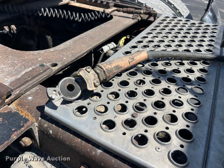 image for item LD9419 2007 Kenworth W900 semi truck